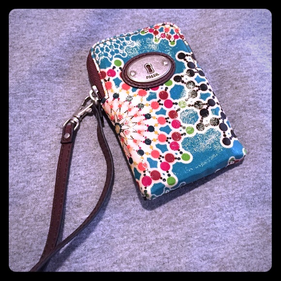 Fossil wristlet