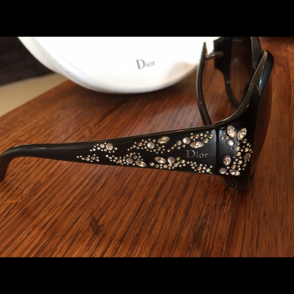 📛SOLD📛Limited addition Dior sun glasses - Picture 3 of 4