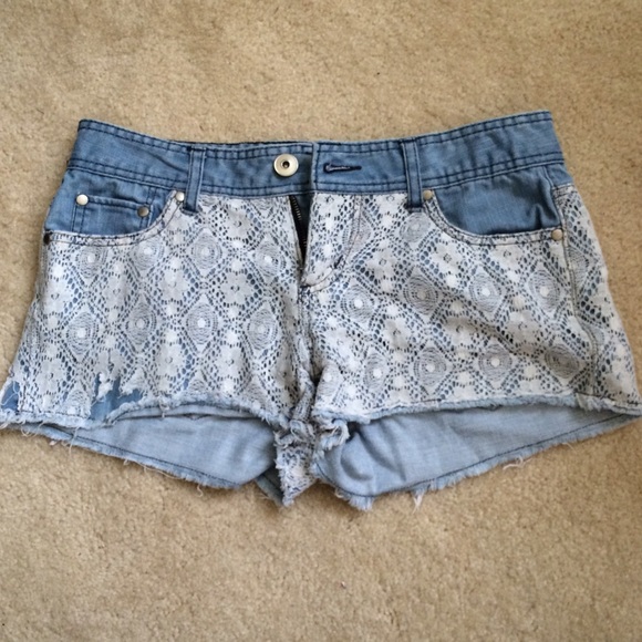Lace short shorts! - Picture 1 of 3