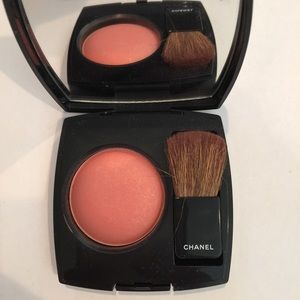 CHANEL Blush in IN LOVE