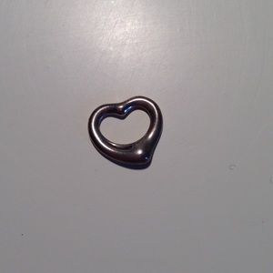 🚫🚫 SOLD 🚫🚫 AUTHENTIC Tiffany heart pendant