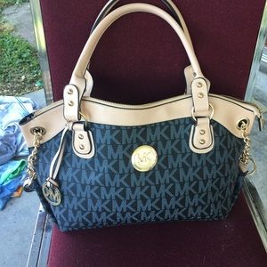 Mk purse