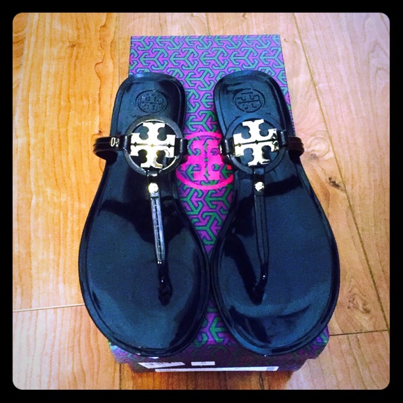 BRAND NEW TORY BURCH SIZE 7