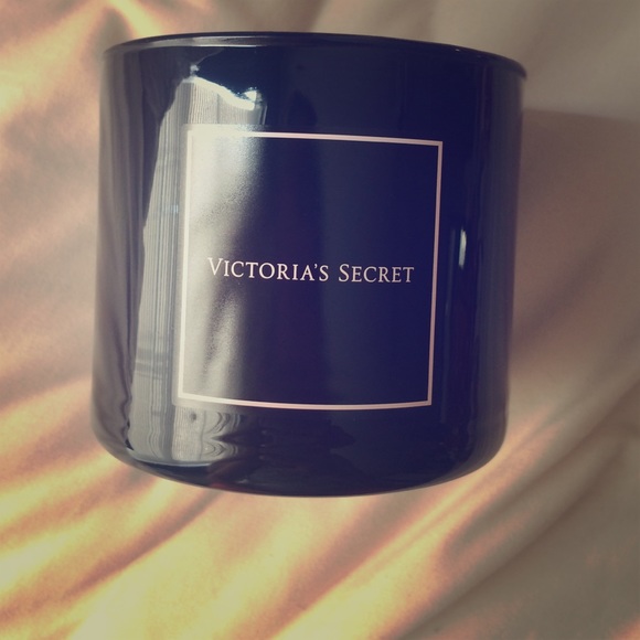 Victoria secret VS bombshell candle