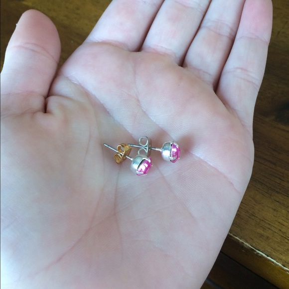 Pink stud earrings - Picture 2 of 2