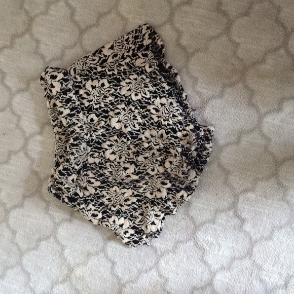 Floral Brandy Melville shorts