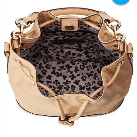 Rebecca minkoff bucket bag "almost new" - Picture 3 of 4