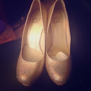 👠👠👠👠