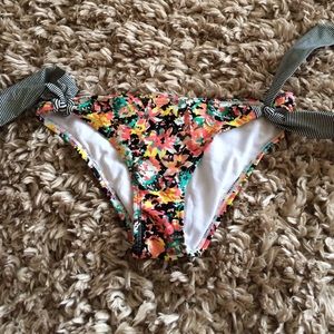 Roxy swim bottom