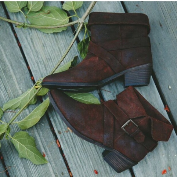 Joie Boots - ➕sold➕New with box joie leather booties