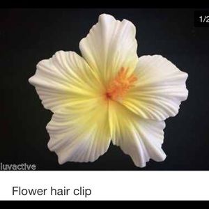 Flower hair clip