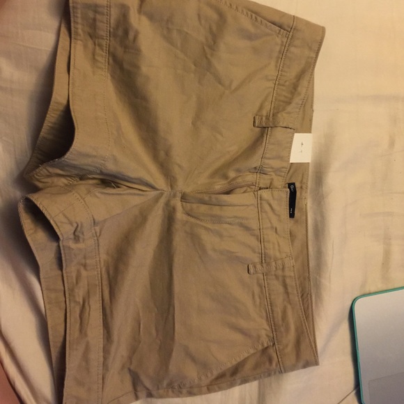 Gap shorts