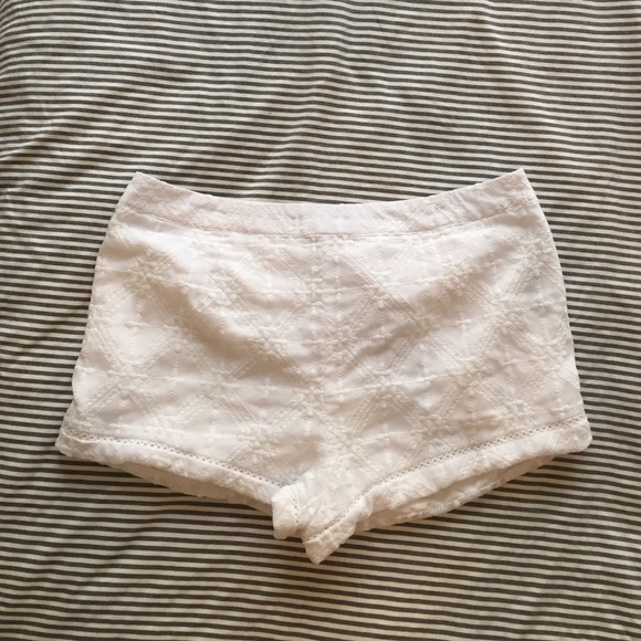 White Forever 21 Shorts - Picture 2 of 2