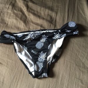Victoria Secret- PINK pineapple bottom