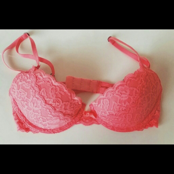 NWOT Gilly Hicks bra