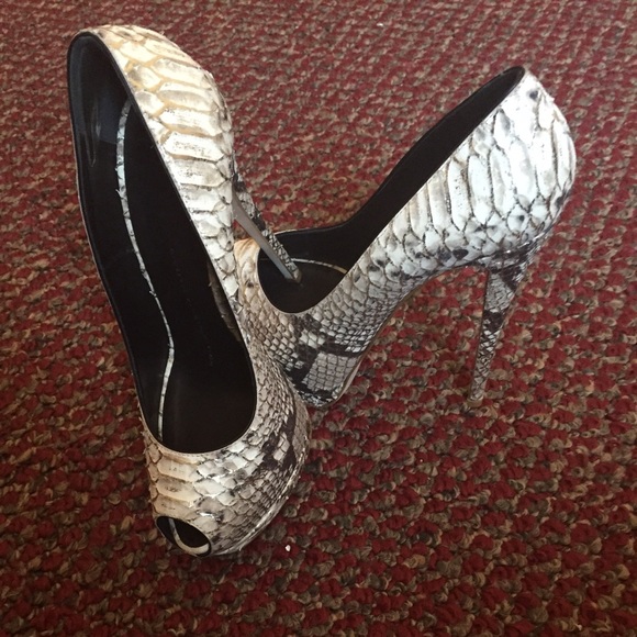Giuseppe Zanotti Shoes - Authentic Giuseppe Zanotti  platform peep toe pump