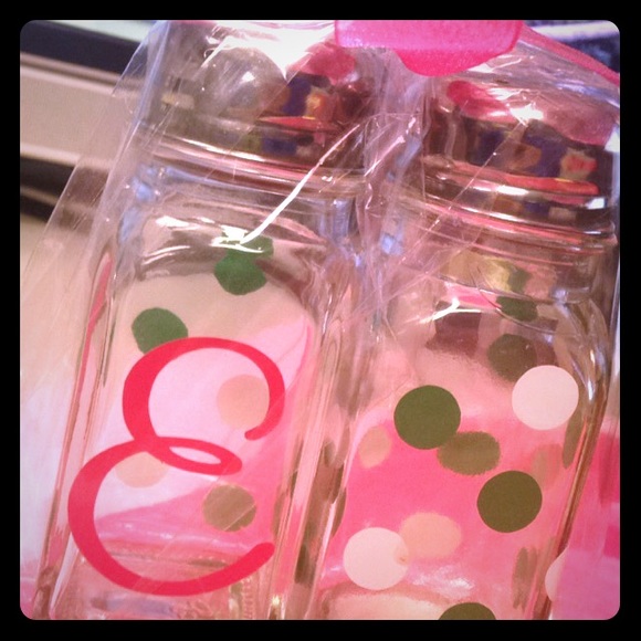 Polka dot salt & pepper shaker!