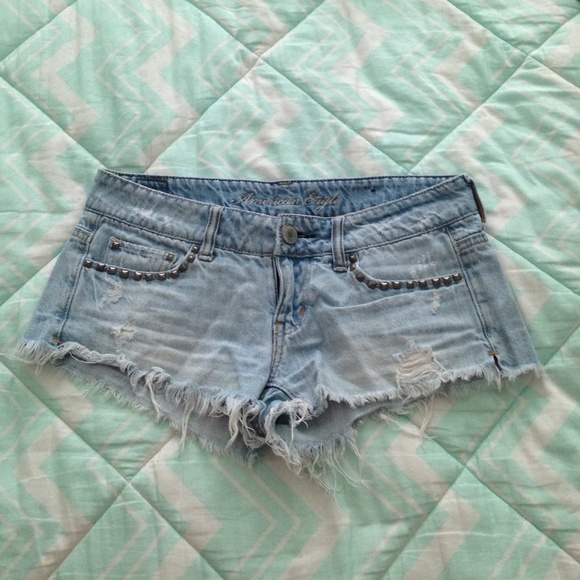 ❌SOLD❌ AE distressed denim shorts - Picture 1 of 4
