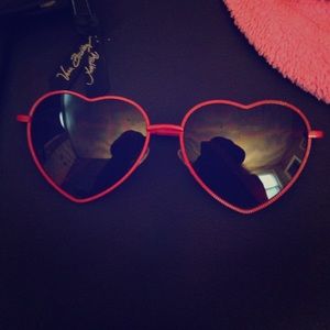 I wear my other 3 pairs of sunglasses now.