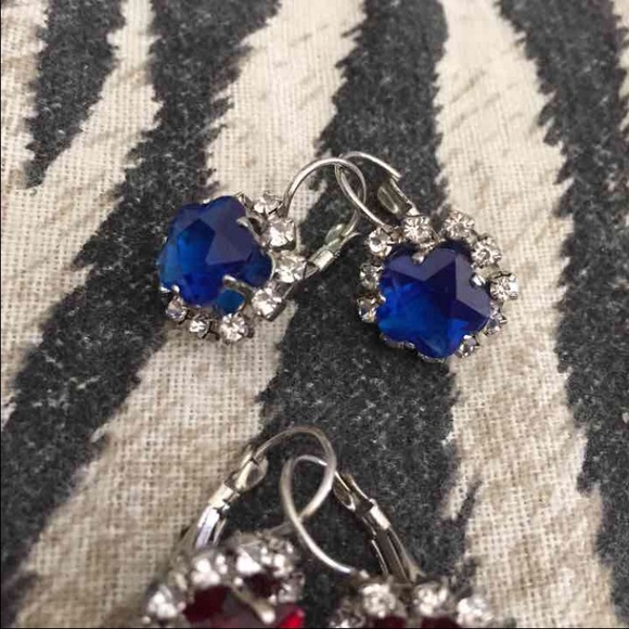 Jewelry - ❎⬇️PRICE DROPPED❎⬇️. 🆕 Blue stone earrings🔴