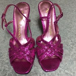 Nina Ricci fuchsia heels
