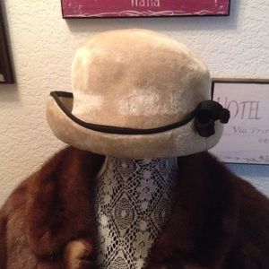 Vintage Hat GLADYS & BELLE BULLOCKS