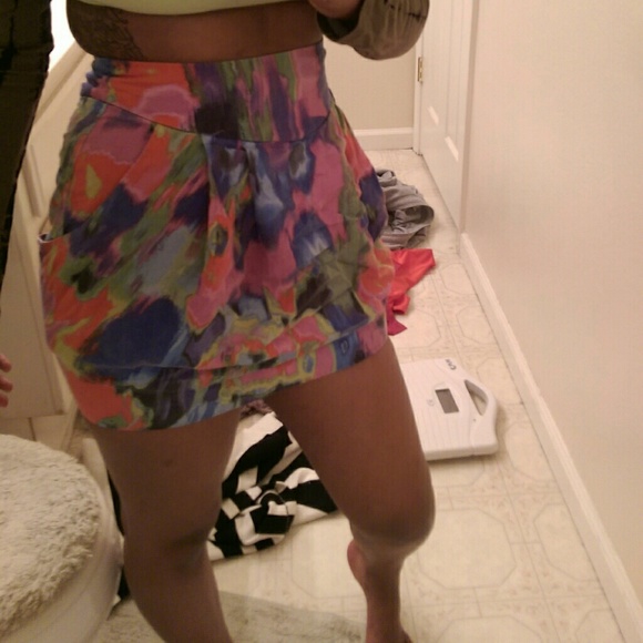 ?? Spring Skirt ?? - Picture 1 of 2
