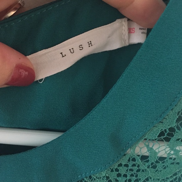 LUSH Crop Top - Picture 4 of 4