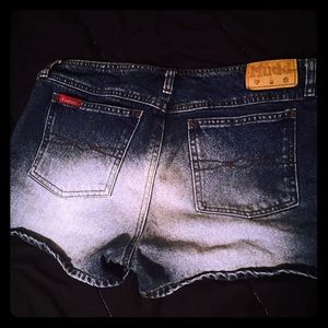 Vintage Mudd , high waisted acid wash shorts ;-)