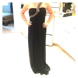 Very pretty navy long formal dress! Worn once!