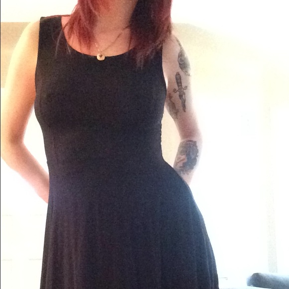Little black dress - Picture 3 of 3