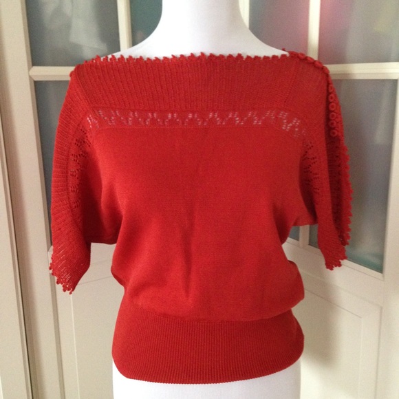 Anthropologie Tops - Anthropologie baubled fan pullover in dark coral