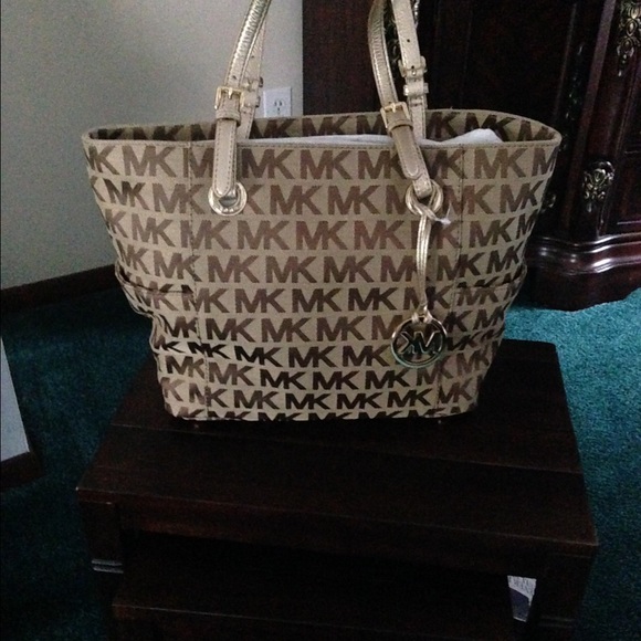 Michael kors signature tote nwt