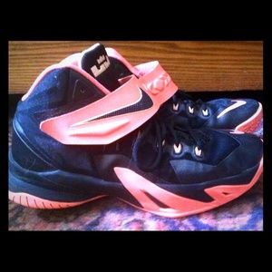 Lebron soldier 8