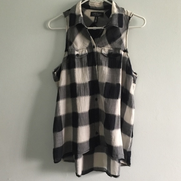 Sleeveless Plaid Top