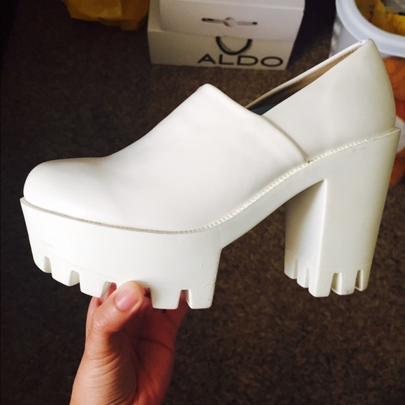 Zara Shoes - White Clog Platforms