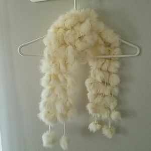 Flurry scarf with pompom ends