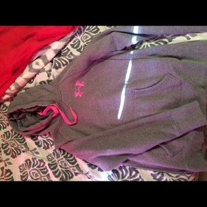 UNDER ARMOUR HOODIE