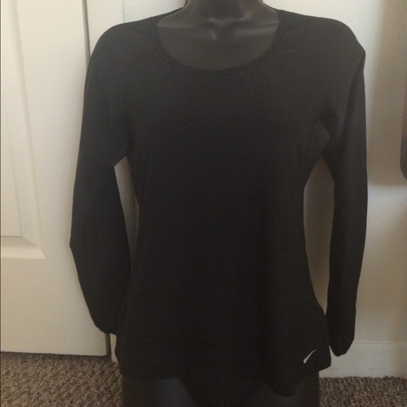 🚫SOLD Nike dri-fit long sleeve shirt
