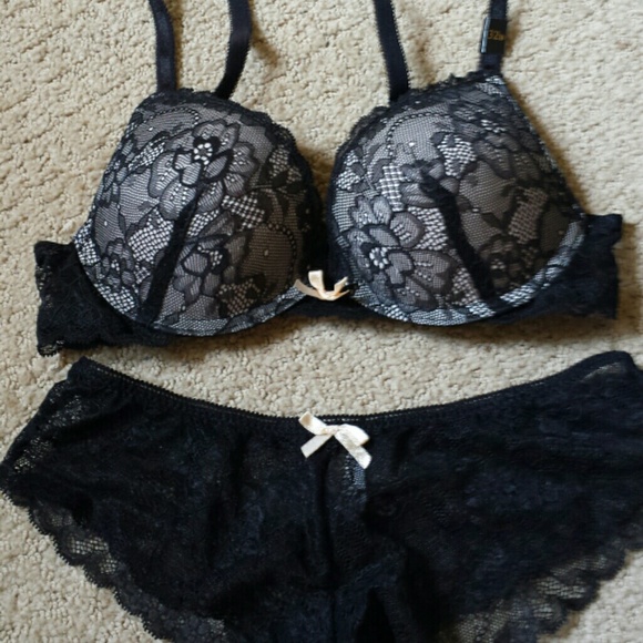 VS Matching Bra & Panty