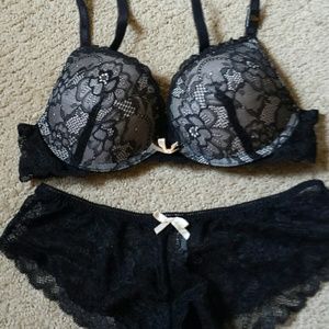 VS Matching Bra & Panty