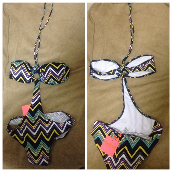Monokini & Flip Flops!