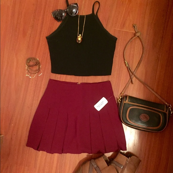 Forever 21 Dresses & Skirts - Maroon pleated skirt 💃