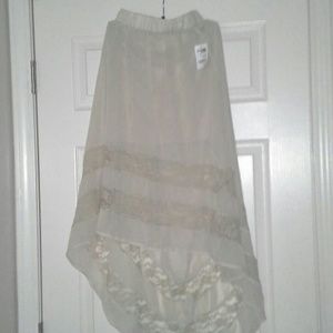 Lace skirt