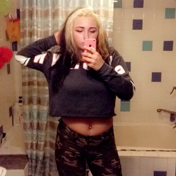 MEET YOUR BUYER/SELLER 😊 - Picture 1 of 3