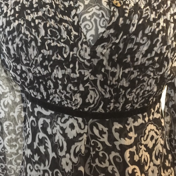 Blouse - Picture 2 of 3