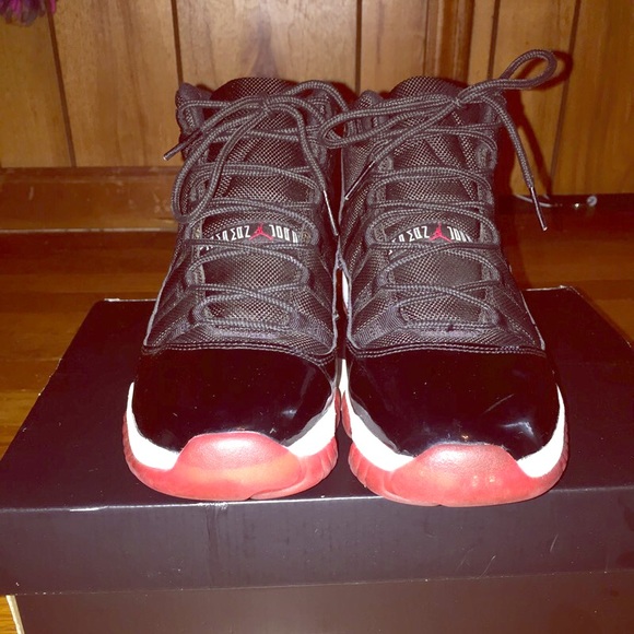 AIR JORDAN 11 RETRO