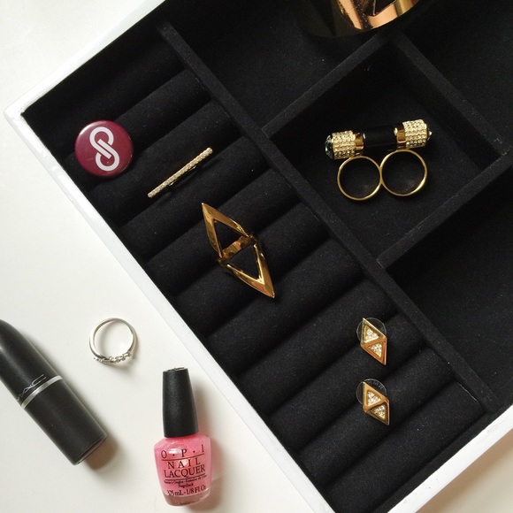 Charm City Jewelry - NWT Open Triangle Ring