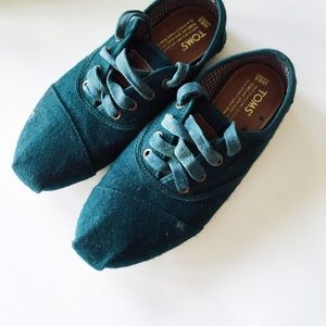 Canvas Lace-Up Toms || Forest Green