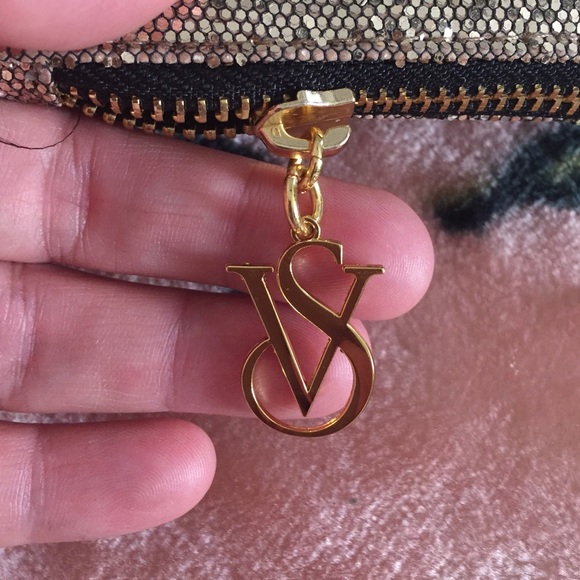 Victoria Secret clutch or make up bag - Picture 2 of 4